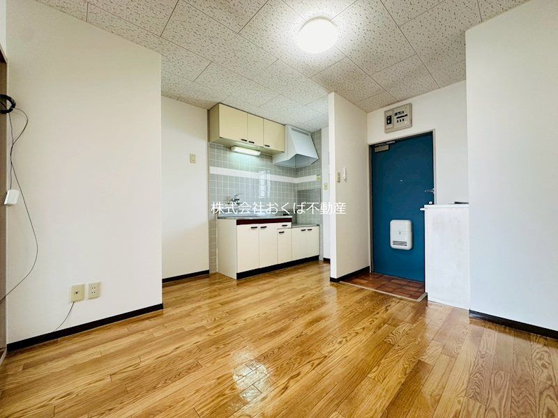 �y���ԁE���r���O�z�@