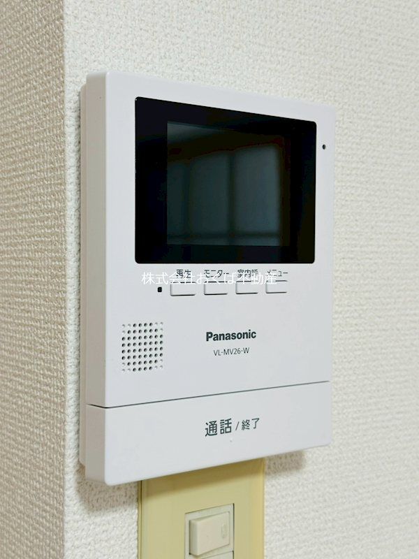 �y�Z�L�����e�B�z�@