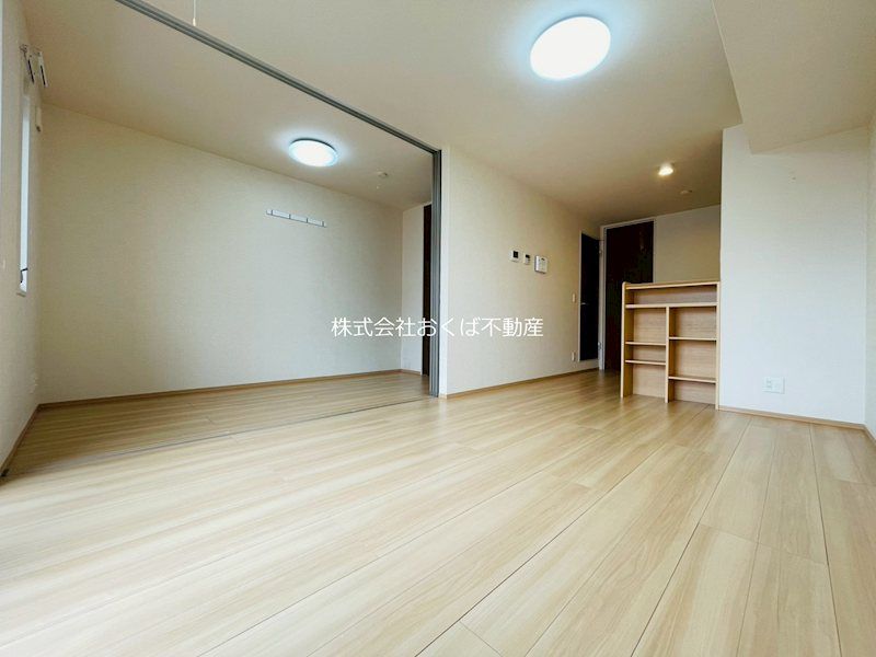 �y���ԁE���r���O�z�@