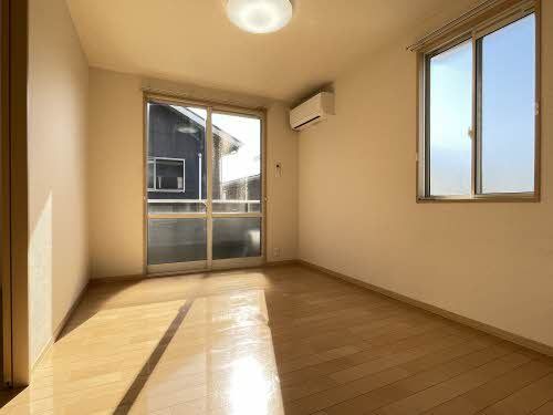 �y���ԁE���r���O�z�@