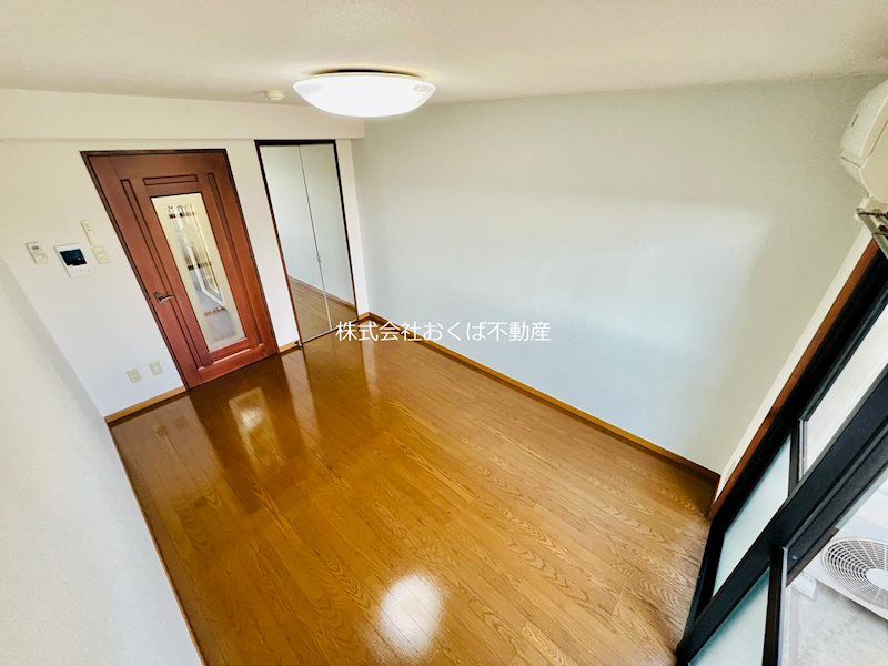 �y���ԁE���r���O�z�@