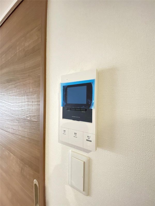 �y�Z�L�����e�B�z�@