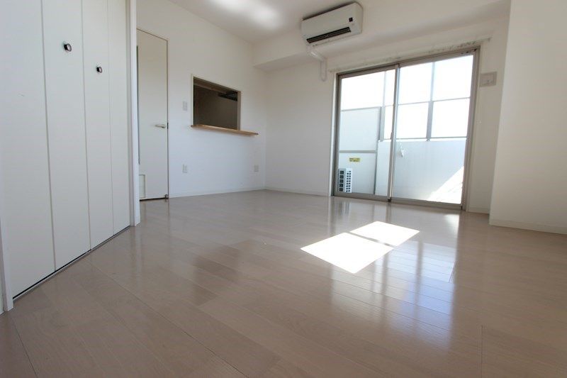 �y���̑��z�@�L�b�`���O�ɂ̓J�E���^�[���t���Ă܂���