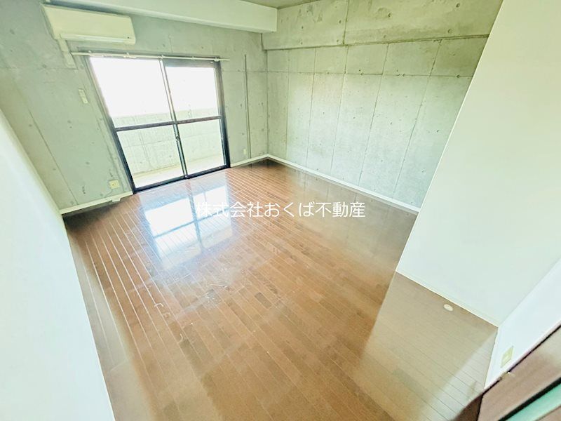 �y���ԁE���r���O�z�@