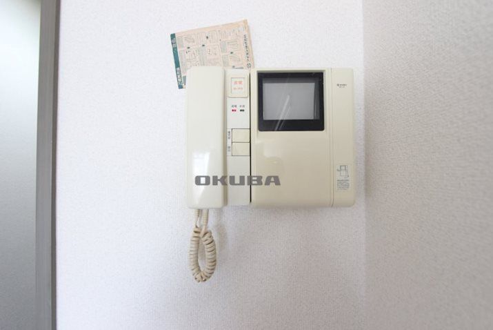 �y�Z�L�����e�B�z�@