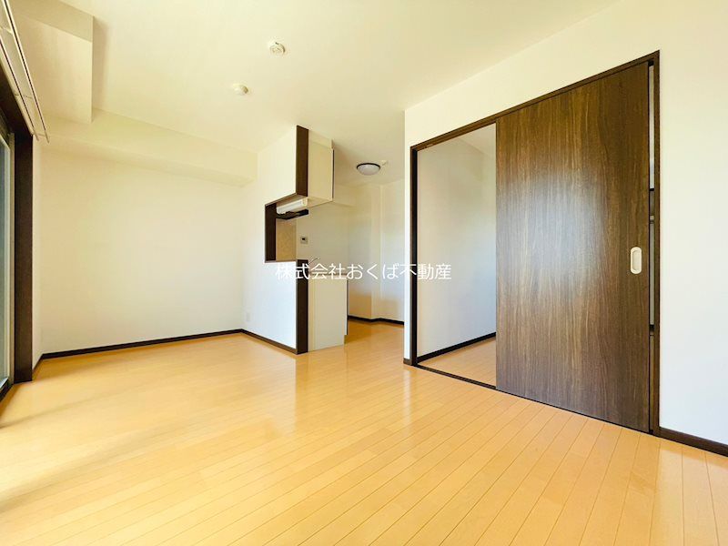 �y���ԁE���r���O�z�@