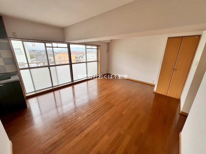 �y���ԁE���r���O�z�@