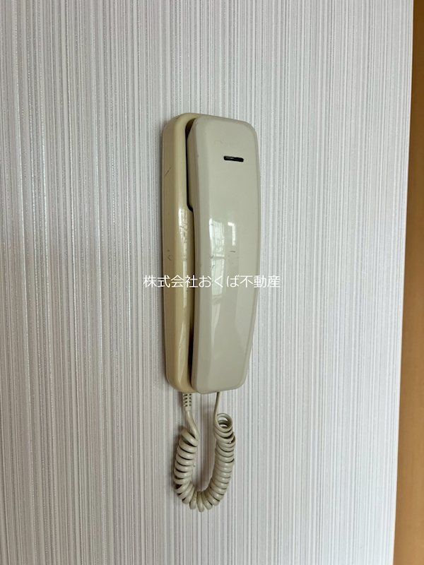 �y�Z�L�����e�B�z�@