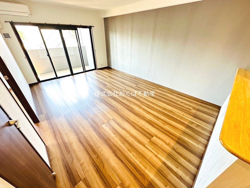 �y���ԁE���r���O�z�@