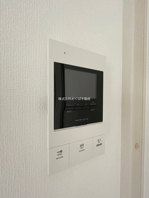 �y�Z�L�����e�B�z�@