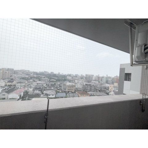 �y���]�z�@