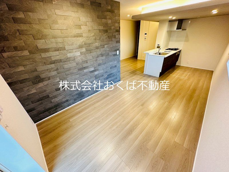 �y���ԁE���r���O�z�@