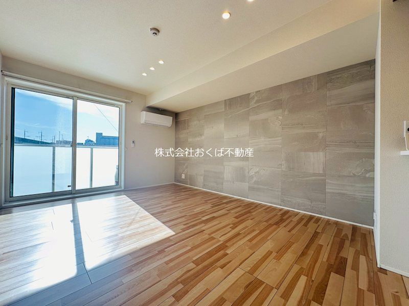 �y���ԁE���r���O�z�@