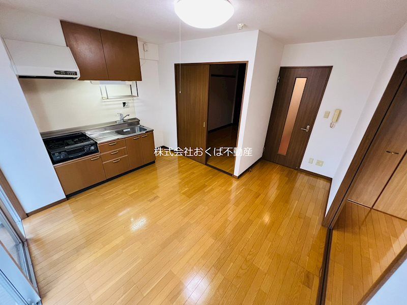 �y���ԁE���r���O�z�@