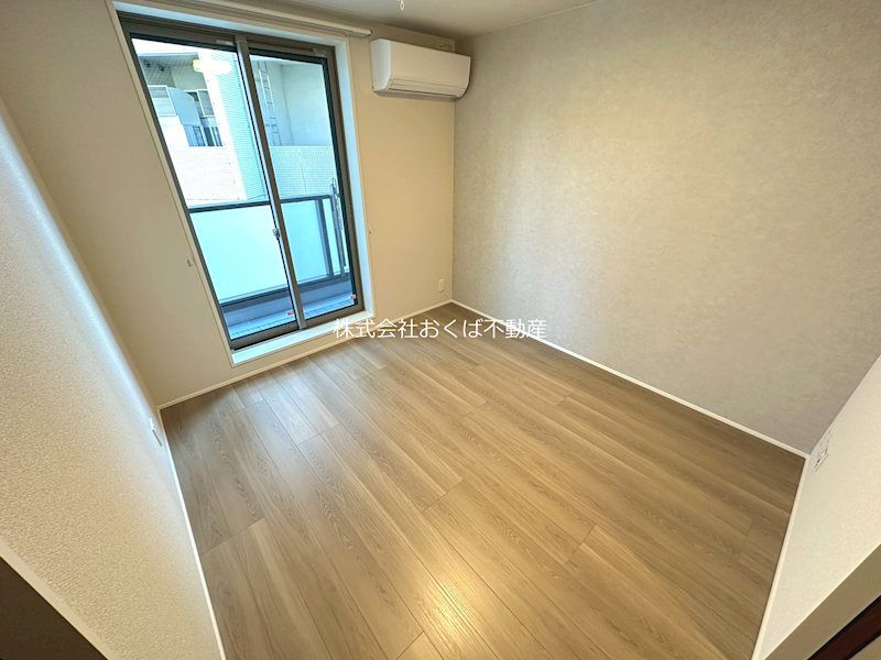 �y���ԁE���r���O�z�@