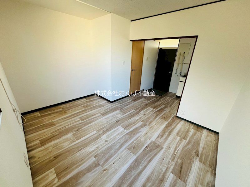 �y���ԁE���r���O�z�@