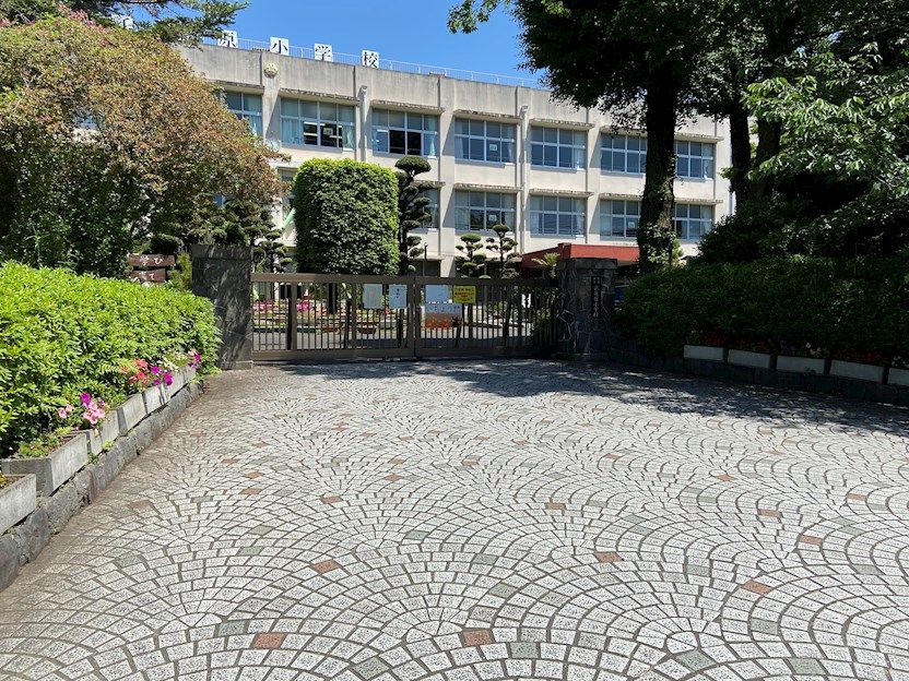 �y���Ӂz�@�F�{�s�����������w�Z 259m