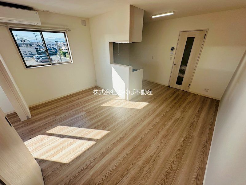 �y���ԁE���r���O�z�@