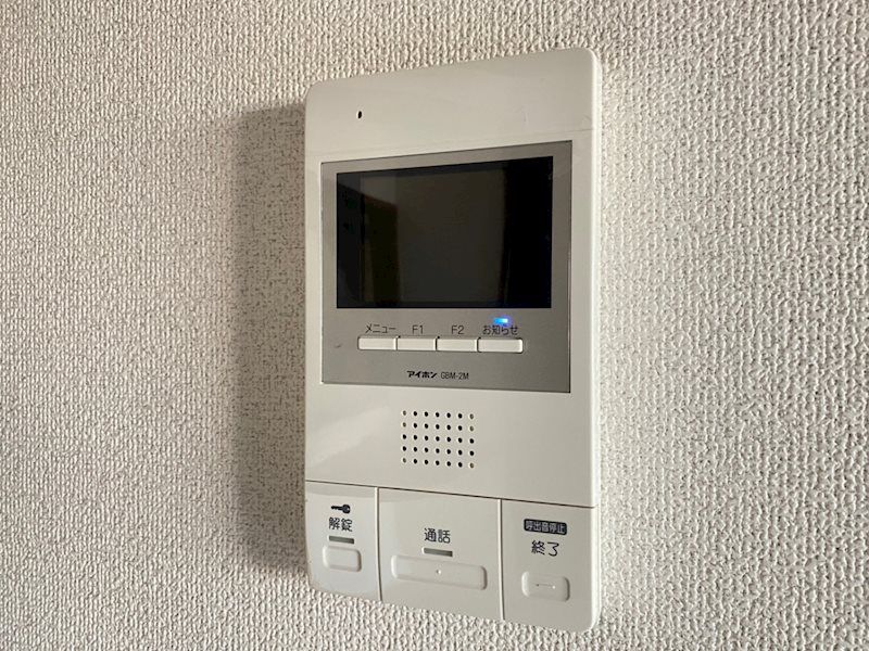 �y�Z�L�����e�B�z�@