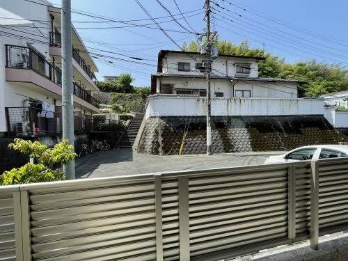 �y���]�z�@