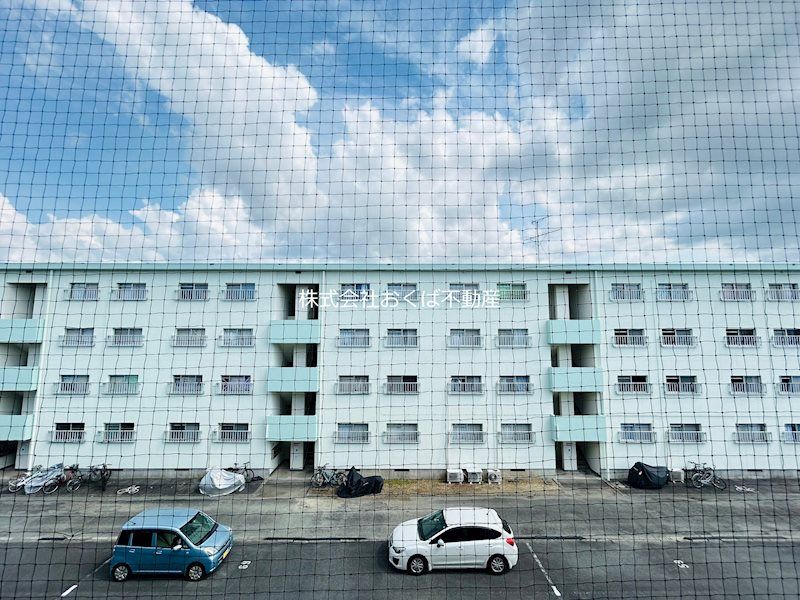 �y���]�z�@