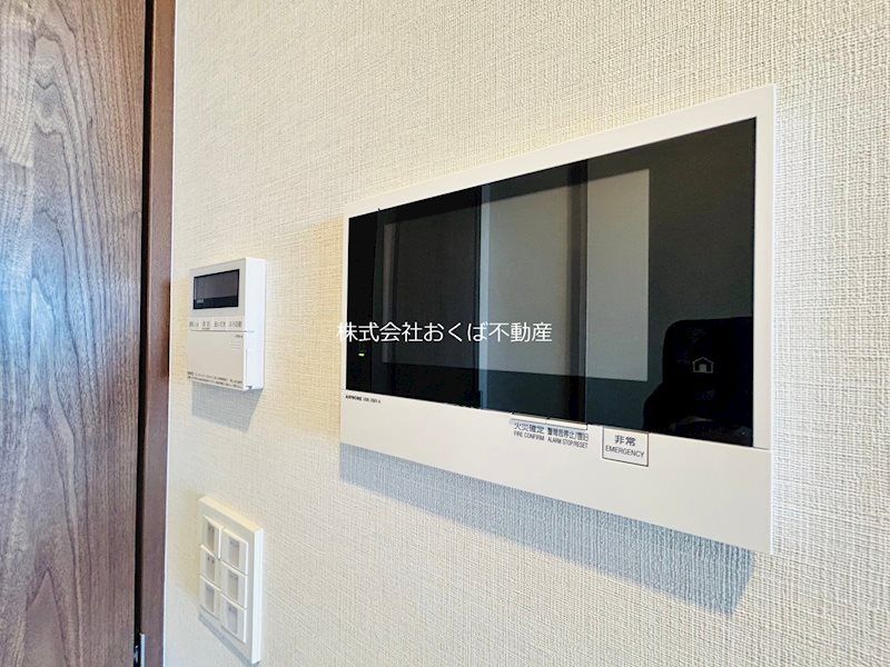 �y�Z�L�����e�B�z�@