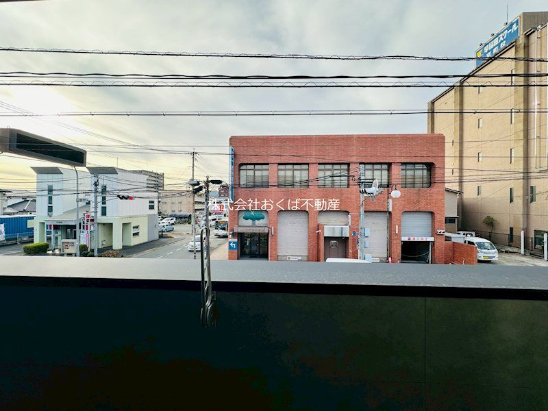 �y���]�z�@