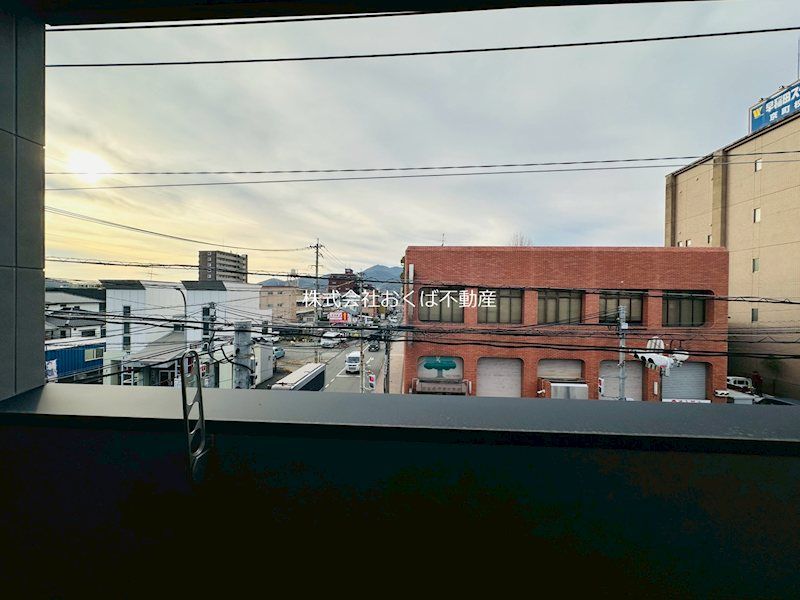 �y���]�z�@