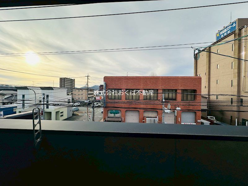 �y���]�z�@