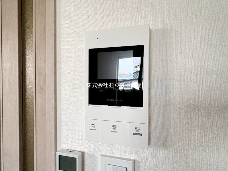 �y�Z�L�����e�B�z�@