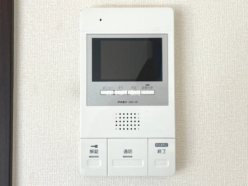 �y�Z�L�����e�B�z�@