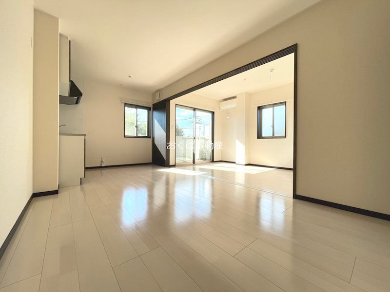 �y�����E���r���O�z�@