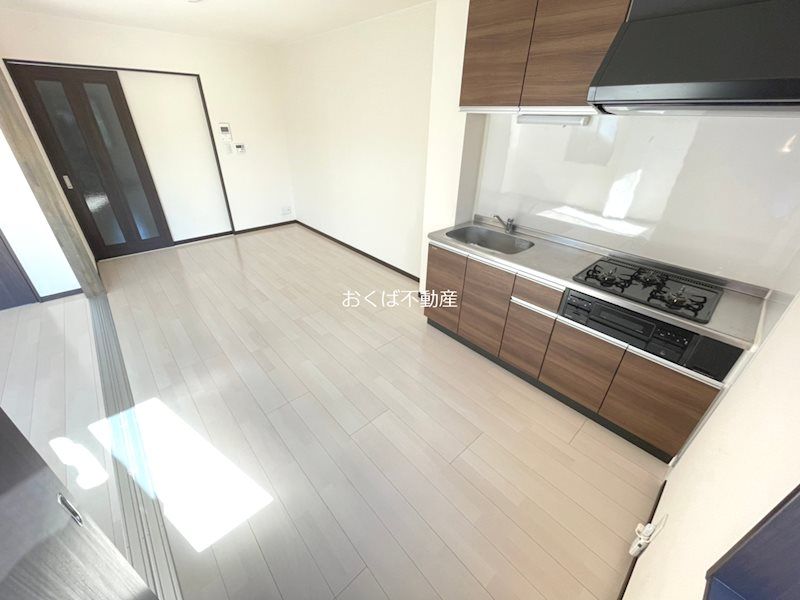 �y���ԁE���r���O�z�@